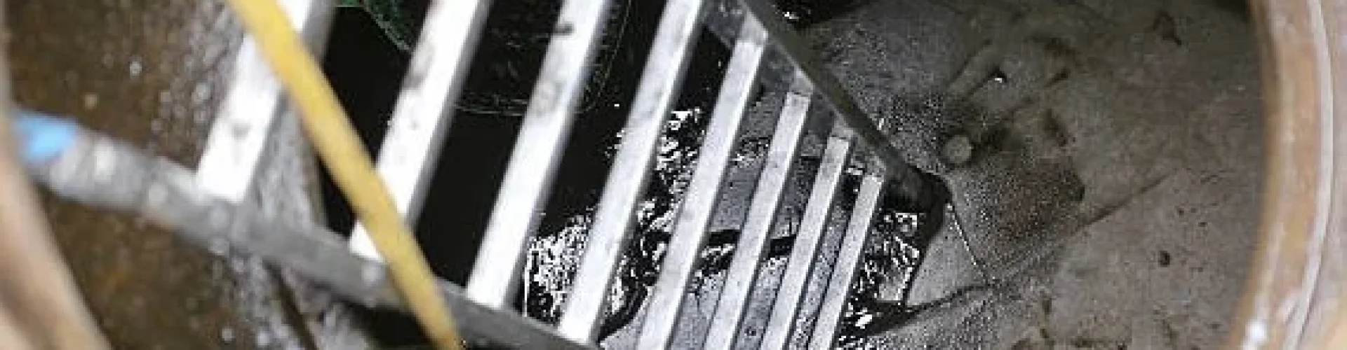 Professional Dirty Rainwater Tank Cleaning Service